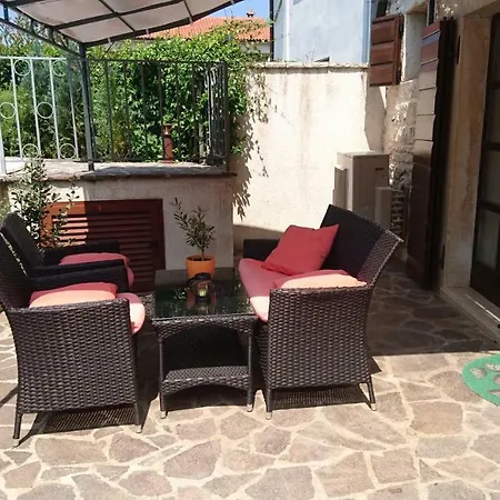 伊斯特别墅 *