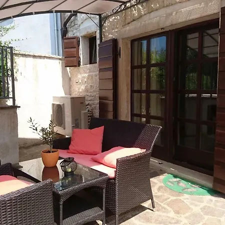 דירה Ester