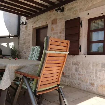 Ester Apartment